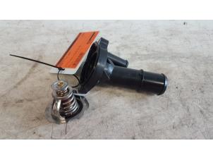 Nowe Termostat Mazda 5 (CR19) 2.0i 16V Cena na żądanie oferowane przez Autodemontagebedrijf Smit