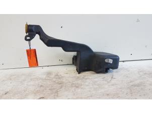 Gebruikte Ruitensproeiertank voor Opel Astra H SW (L35) 1.3 CDTI 16V Ecotec Prijs € 10,00 Margeregeling aangeboden door Autodemontagebedrijf Smit