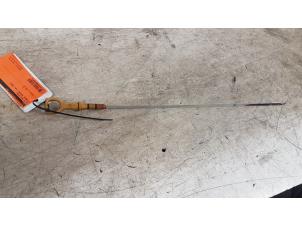 Begagnade Oljemätsticka Hyundai Accent 1.4i 16V Pris på förfrågan erbjuds av Autodemontagebedrijf Smit