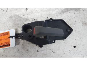 Gebruikte Portiergreep 4Deurs links-voor Fiat Panda (169) 1.1 Fire Prijs € 10,00 Margeregeling aangeboden door Autodemontagebedrijf Smit