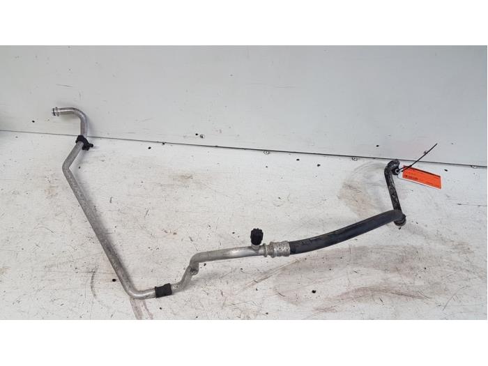 Luftkonditioneringsledning från en Mitsubishi Colt (Z2/Z3) 1.3 16V 2004