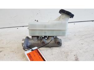 Begagnade Huvudcylinder Hyundai H-1/H-200 2.5 Tdi Pris € 30,00 Marginaltabell erbjuds av Autodemontagebedrijf Smit