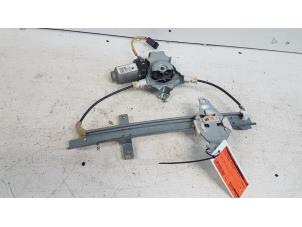 Gebruikte Raammechaniek 2Deurs rechts-achter Nissan Almera Tino (V10M) 1.8 16V Prijs € 30,00 Margeregeling aangeboden door Autodemontagebedrijf Smit