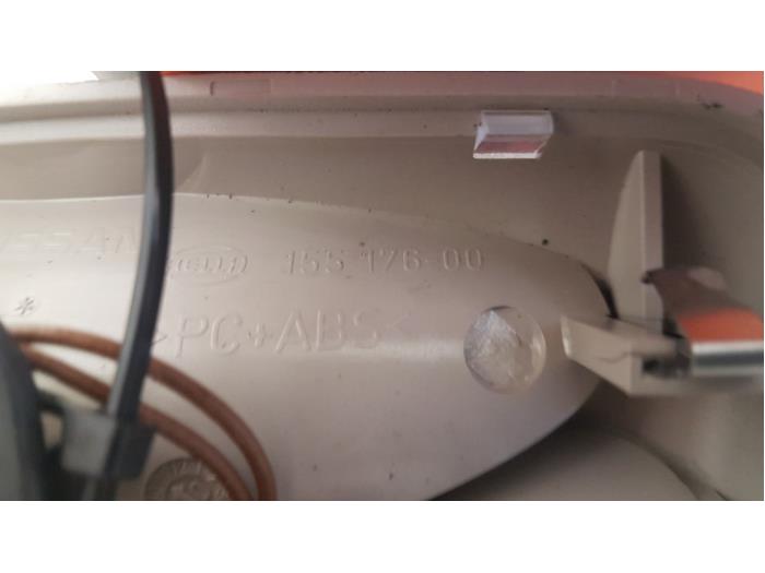 Innerbelysning, fram från en Nissan Almera Tino (V10M) 1.8 16V 2001