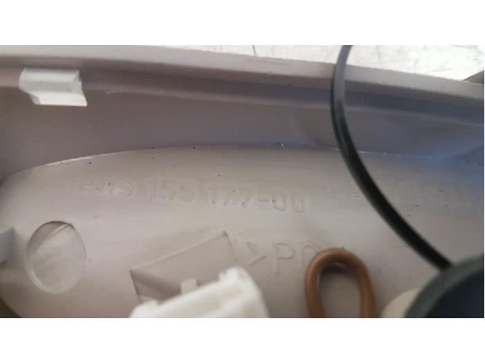 Innerbelysning, fram från en Nissan Almera Tino (V10M) 1.8 16V 2001