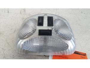 Begagnade Innerbelysning, fram Nissan Almera Tino (V10M) 1.8 16V Pris på förfrågan erbjuds av Autodemontagebedrijf Smit