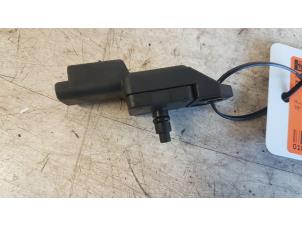Gebruikte Map Sensor (inlaatspruitstuk) Mazda 3 (BK12) 1.6 CiTD 16V Prijs € 15,00 Margeregeling aangeboden door Autodemontagebedrijf Smit