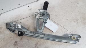 Gebruikte Raammechaniek 4Deurs links-achter Renault Clio III (BR/CR) 1.5 dCi 70 Prijs € 20,00 Margeregeling aangeboden door Autodemontagebedrijf Smit