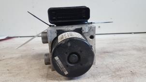 Używane Pompa ABS Chevrolet Captiva (C100) 2.4 16V 4x2 Cena € 175,00 Procedura marży oferowane przez Autodemontagebedrijf Smit