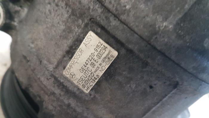 Luftkonditioneringspump från en Mercedes-Benz C Combi (S203) 2.7 C-270 CDI 20V 2003