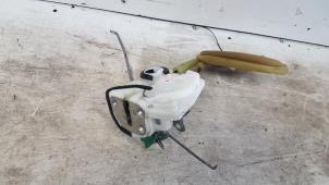 Gebruikte Deurslot Mechaniek 2Deurs links Mazda 2 (DE) 1.3 16V S-VT Prijs € 25,00 Margeregeling aangeboden door Autodemontagebedrijf Smit