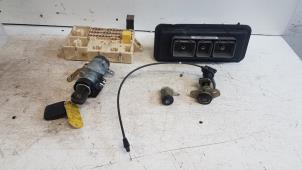 Gebruikte Contactslot + computer Jaguar S-type (X200) 4.0 V8 32V Prijs op aanvraag aangeboden door Autodemontagebedrijf Smit