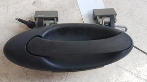 Gebruikte Portiergreep 4Deurs rechts-voor Saab 9-5 (YS3E) 2.3t 16V Prijs € 25,00 Margeregeling aangeboden door Autodemontagebedrijf Smit