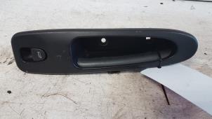 Begagnade Brytare, eldrivna fönster Alfa Romeo 166 Pris € 30,00 Marginaltabell erbjuds av Autodemontagebedrijf Smit