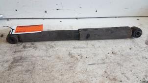 Gebruikte Schokdemper rechts-achter Volkswagen Crafter 2.5 TDI 30/32/35/46/50 Prijs € 25,00 Margeregeling aangeboden door Autodemontagebedrijf Smit