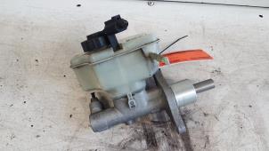 Używane Glówny cylinder hamulcowy Volkswagen Golf V (1K1) 1.6 FSI 16V Cena € 10,00 Procedura marży oferowane przez Autodemontagebedrijf Smit