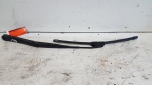 Begagnade Främre torkararm Saab 9-3 Sport Estate (YS3F) 1.8t 16V Pris € 25,00 Marginaltabell erbjuds av Autodemontagebedrijf Smit