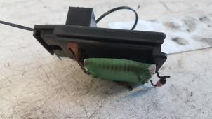 Gebruikte Kachel Weerstand Ford Transit Connect 1.8 TDdi LWB Euro 4 Prijs € 10,00 Margeregeling aangeboden door Autodemontagebedrijf Smit