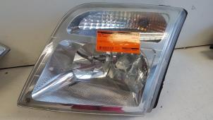 Gebruikte Linker Koplamp Ford Transit Connect 1.8 TDCi 90 DPF Prijs € 25,00 Margeregeling aangeboden door Autodemontagebedrijf Smit