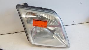 Gebruikte Koplamp rechts Ford Transit Connect 1.8 TDCi 90 DPF Prijs € 25,00 Margeregeling aangeboden door Autodemontagebedrijf Smit