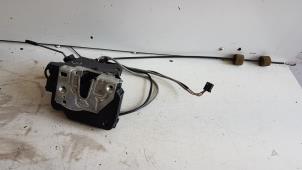 Gebruikte Slotmechaniek Portier 2Deurs links Mercedes C Sportcoupé (C203) 2.0 C-180 16V Prijs op aanvraag aangeboden door Autodemontagebedrijf Smit