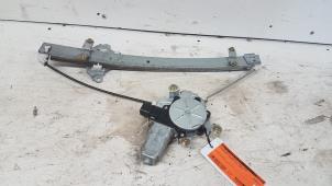 Begagnade Fönstermekanism, 4-dörrars, vänster fram Mitsubishi Lancer Wagon (CS/CT) 1.6 16V Pris € 45,00 Marginaltabell erbjuds av Autodemontagebedrijf Smit