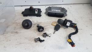 Gebruikte Contactslot + computer Dacia Sandero I (BS) 1.4 Prijs € 110,00 Margeregeling aangeboden door Autodemontagebedrijf Smit