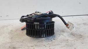 Begagnade Fläktmotor för uppvärmning och ventilation Mercedes E (W210) 3.0 E-300D Turbo 24V Pris € 45,00 Marginaltabell erbjuds av Autodemontagebedrijf Smit