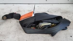 Begagnade Främre säkerhetsbälte, höger Mitsubishi Galant (EA/EC) 2.5 V6 24V Pris € 20,00 Marginaltabell erbjuds av Autodemontagebedrijf Smit