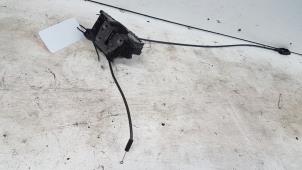 Gebruikte Deurslot Mechaniek 2Deurs rechts Renault Clio III (BR/CR) 1.2 16V 75 Prijs € 15,00 Margeregeling aangeboden door Autodemontagebedrijf Smit