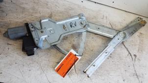 Używane Mechanizm szyby prawej przedniej wersja 2-drzwiowa Opel Astra G (F07) 1.8 16V Cena € 25,00 Procedura marży oferowane przez Autodemontagebedrijf Smit