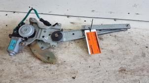 Begagnade Fönstermekanism för bakre dörr, 4-dörrars, vänster Kia Carens II (FJ) 1.8i 16V Pris € 40,00 Marginaltabell erbjuds av Autodemontagebedrijf Smit