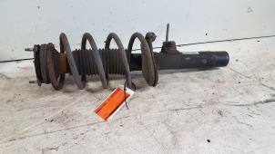 Gebruikte Veerpoot links-voor Ford Transit Connect 1.8 TDCi 90 Prijs € 25,00 Margeregeling aangeboden door Autodemontagebedrijf Smit