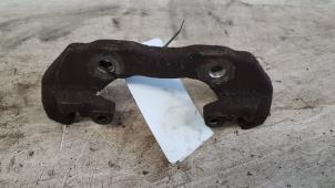 Gebruikte Remzadel rechts-voor Ford Transit Connect 1.8 TDCi 90 Prijs € 15,00 Margeregeling aangeboden door Autodemontagebedrijf Smit