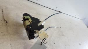 Gebruikte Portierslot Mechaniek 4Deurs links-voor Peugeot 407 SW (6E) 1.8 16V Prijs € 25,00 Margeregeling aangeboden door Autodemontagebedrijf Smit