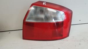 Gebruikte Achterlicht rechts Audi A4 (B6) 2.0 20V Prijs € 15,00 Margeregeling aangeboden door Autodemontagebedrijf Smit