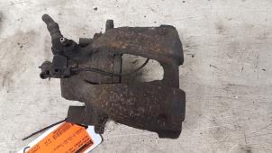 Używane Zacisk hamulcowy lewy przód Alfa Romeo 146 (930B) 1.4 Twin Spark 16V Cena € 10,00 Procedura marży oferowane przez Autodemontagebedrijf Smit