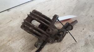 Używane Zacisk hamulcowy prawy tyl Alfa Romeo 146 (930B) 1.4 Twin Spark 16V Cena € 20,00 Procedura marży oferowane przez Autodemontagebedrijf Smit