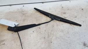 Używane Ramie wycieraczki tylnej Ford Galaxy (WA6) 2.0 16V Cena € 15,00 Procedura marży oferowane przez Autodemontagebedrijf Smit