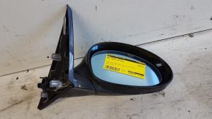 Używane Lusterko zewnetrzne prawe BMW 1 serie (E81) 118i 16V Cena € 45,00 Procedura marży oferowane przez Autodemontagebedrijf Smit