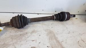 Gebruikte Steekas links-voor Peugeot 308 (4A/C) 1.6 16V THP 150 Prijs € 20,00 Margeregeling aangeboden door Autodemontagebedrijf Smit