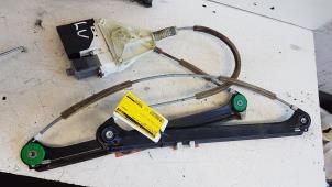 Begagnade Fönstermekanism, 2-dörrars, vänster fram Audi A3 (8P1) 2.0 16V TFSI Pris € 45,00 Marginaltabell erbjuds av Autodemontagebedrijf Smit