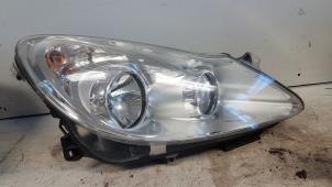 Begagnade Strålkastare, höger Opel Corsa D 1.0 Pris € 35,00 Marginaltabell erbjuds av Autodemontagebedrijf Smit