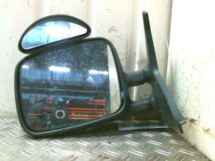 Gebruikte Buitenspiegel links Volkswagen Transporter T4 2.5 TDI Prijs € 25,00 Margeregeling aangeboden door Autodemontagebedrijf Smit