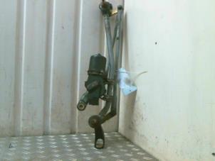 Gebruikte Ruitenwismotor + Mechaniek Nissan Almera (N16) 2.2 Di 16V Prijs € 45,00 Margeregeling aangeboden door Autodemontagebedrijf Smit