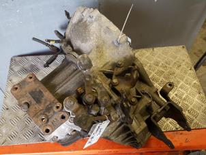 Gebruikte Versnellingsbak Hyundai Sonata 2.4 16V CVVT Prijs € 350,00 Margeregeling aangeboden door Autodemontagebedrijf Smit