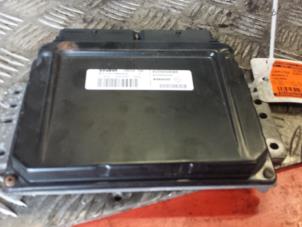 Gebruikte Inspuitcomputer Renault Twingo (C06) 1.2 Prijs € 65,00 Margeregeling aangeboden door Autodemontagebedrijf Smit