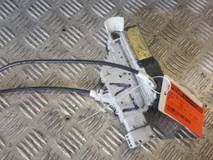 Gebruikte Portierslot Mechaniek 4Deurs links-voor Peugeot 407 Prijs € 45,00 Margeregeling aangeboden door Autodemontagebedrijf Smit