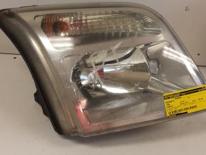 Gebruikte Koplamp rechts Ford Transit Connect 1.8 Tddi Prijs € 25,00 Margeregeling aangeboden door Autodemontagebedrijf Smit