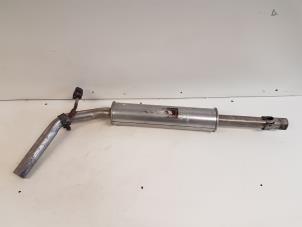 Gebruikte Uitlaat Middendemper Volkswagen Polo III (6N1) 1.4i 60 Prijs € 25,00 Margeregeling aangeboden door Autodemontagebedrijf Smit